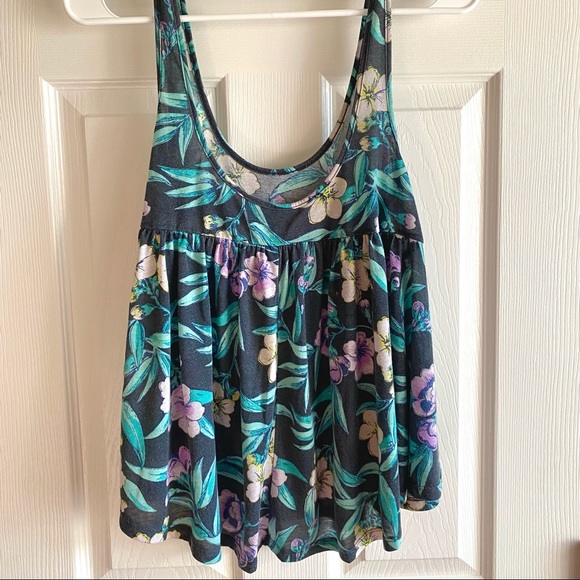 American Eagle Aloha Floral Tank Size Medium - Picture 3 of 5